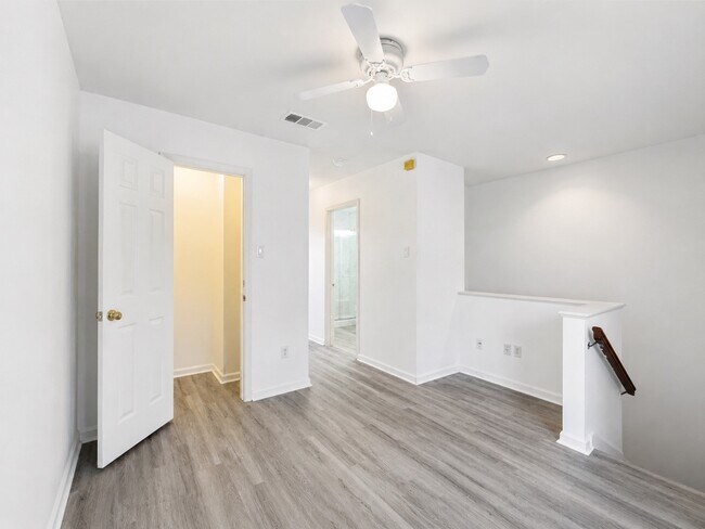 Building Photo - 2529 Rio Grande St