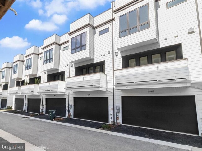 Building Photo - 14920 Dispatch St