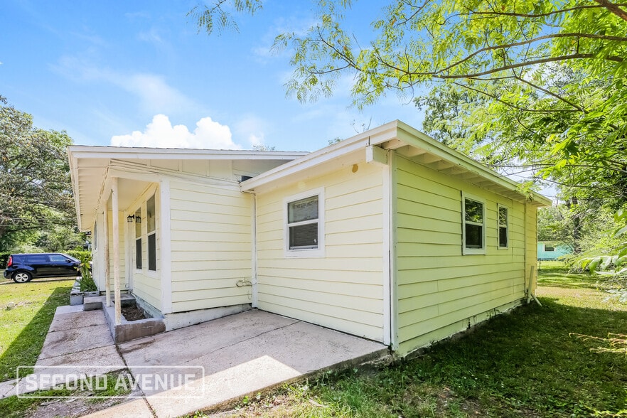 Building Photo - 4640 Suray Ave