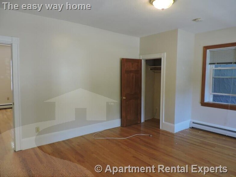 Building Photo - 105 Brookline St