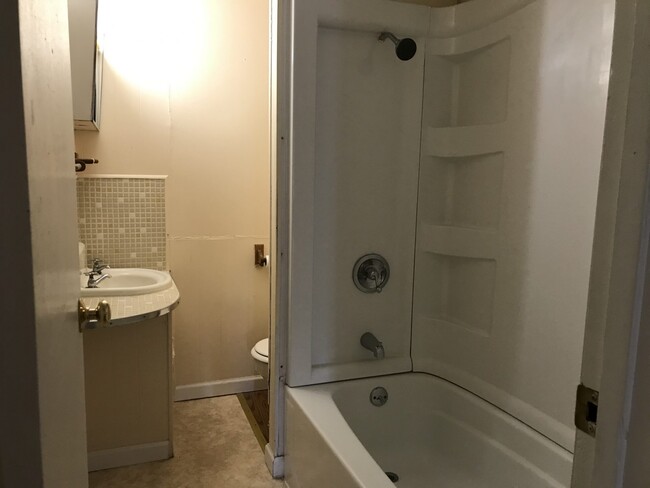 Bathroom - Unit 2 - 191 N Fairview St