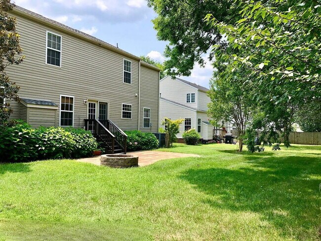 Building Photo - “Your Dream Home Awaits in the Heart of Franklin, TN"