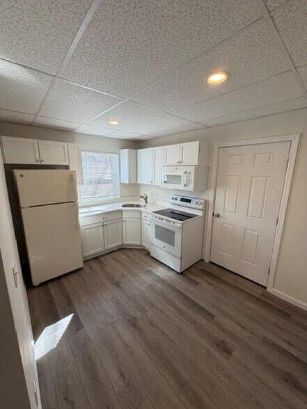 Building Photo - 156 Smithtown Blvd