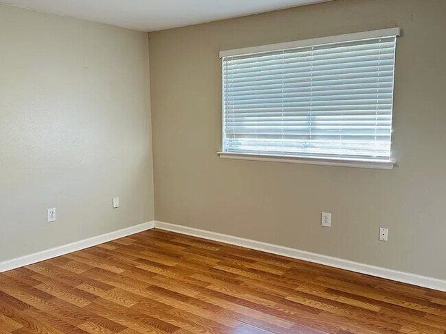 Building Photo - Welcome Home!