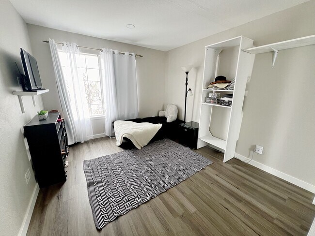 Building Photo - 12253 E 2nd Dr.