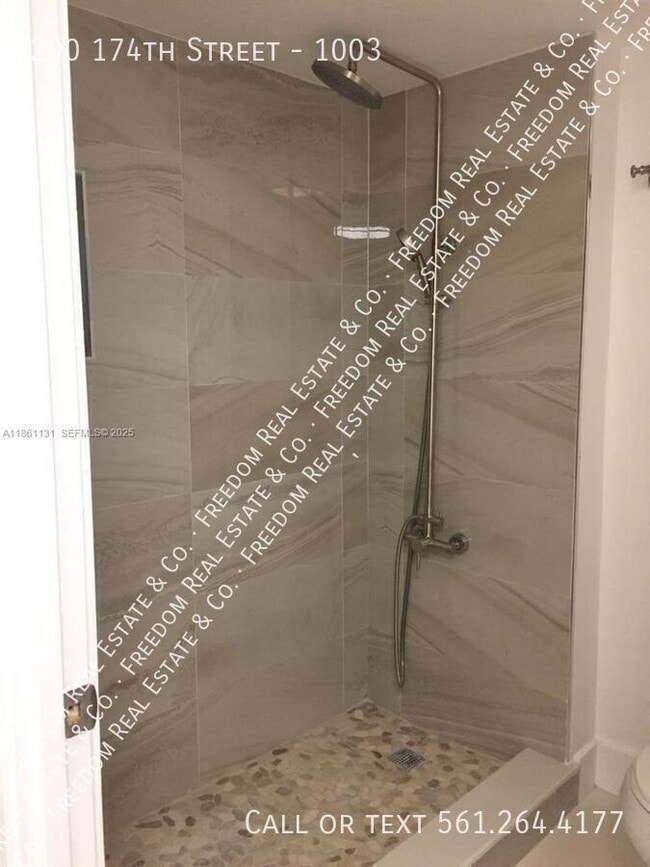 Building Photo - 200 174th St