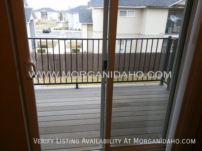 Building Photo - 11862 W Fairview Ave