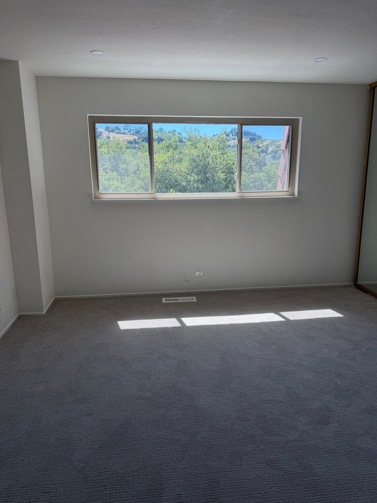 Building Photo - 2038 Ascot Dr