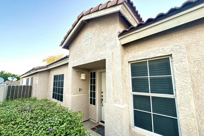 Building Photo - 4256 E Chaparosa Way