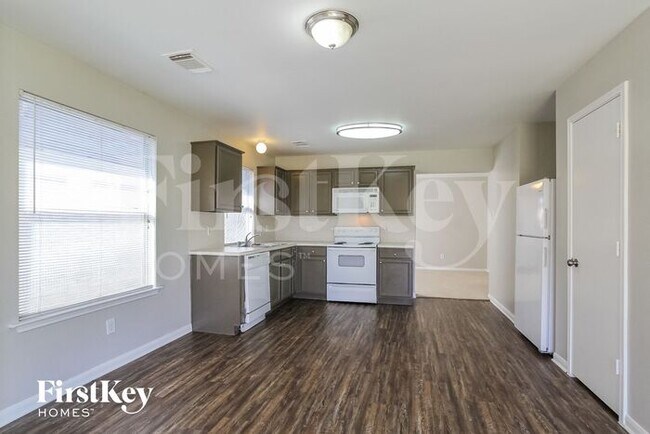 Building Photo - 7318 River Pines Dr