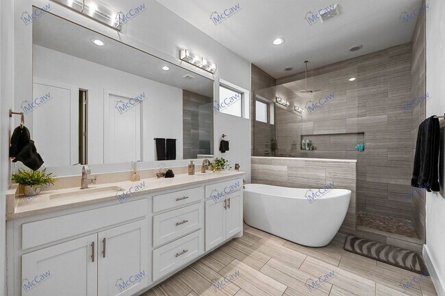 Building Photo - 1831 Euclid Ave