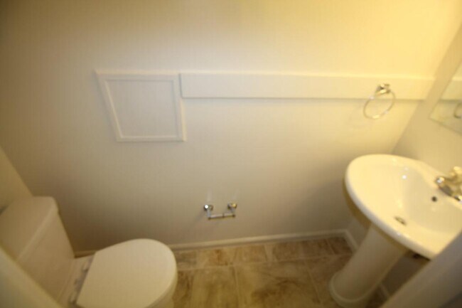 Building Photo - 937 Holborn Ct