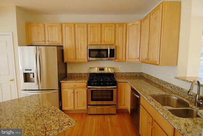 Building Photo - 13950 Lullaby Rd