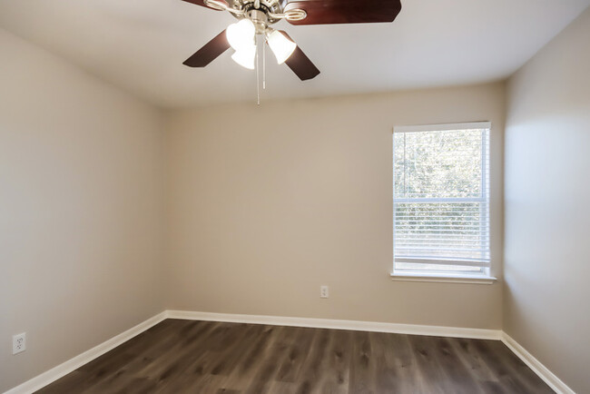 Building Photo - 3 Bedroom Houston Home