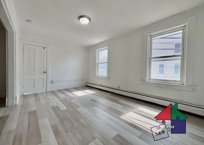 Building Photo - 94 Malletts Bay Ave