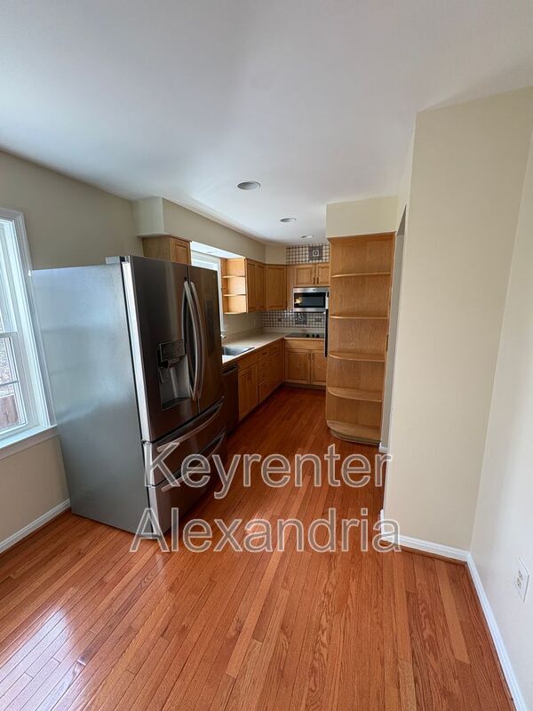 Building Photo - 8239 Dr Craik Ct