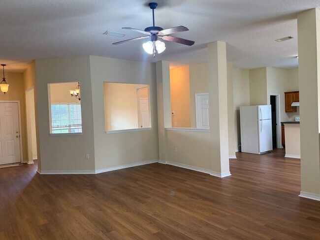 Building Photo - 5442 E Brook Dr