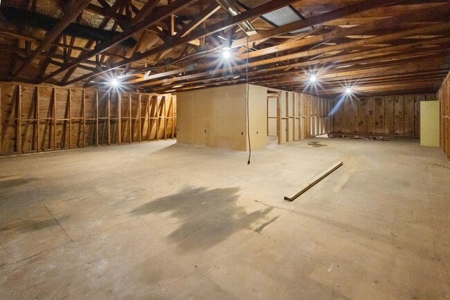 Building Photo - Charming 4BR House in Temple Hills