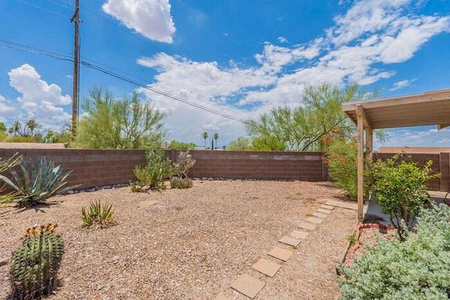 Building Photo - 9746 E Sascha St