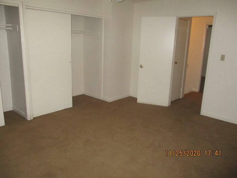 Building Photo - 202 W Dakota Ave