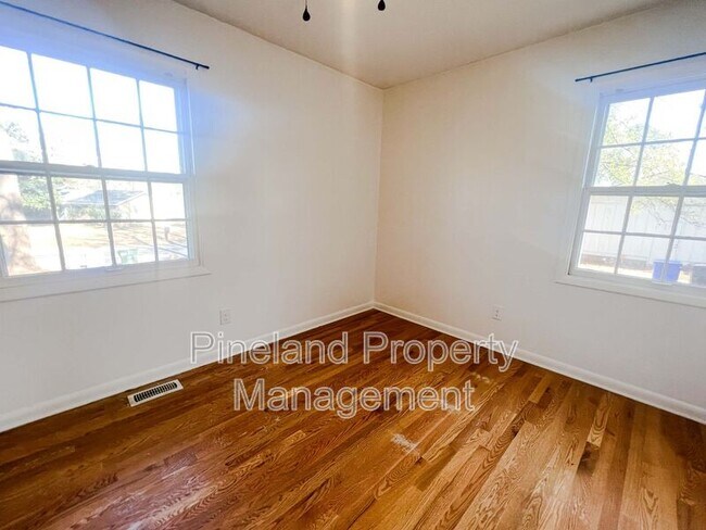 Building Photo - 7112 Ryan St