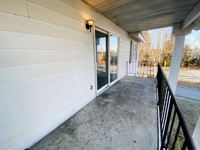 Building Photo - 3934 W 30th Ave