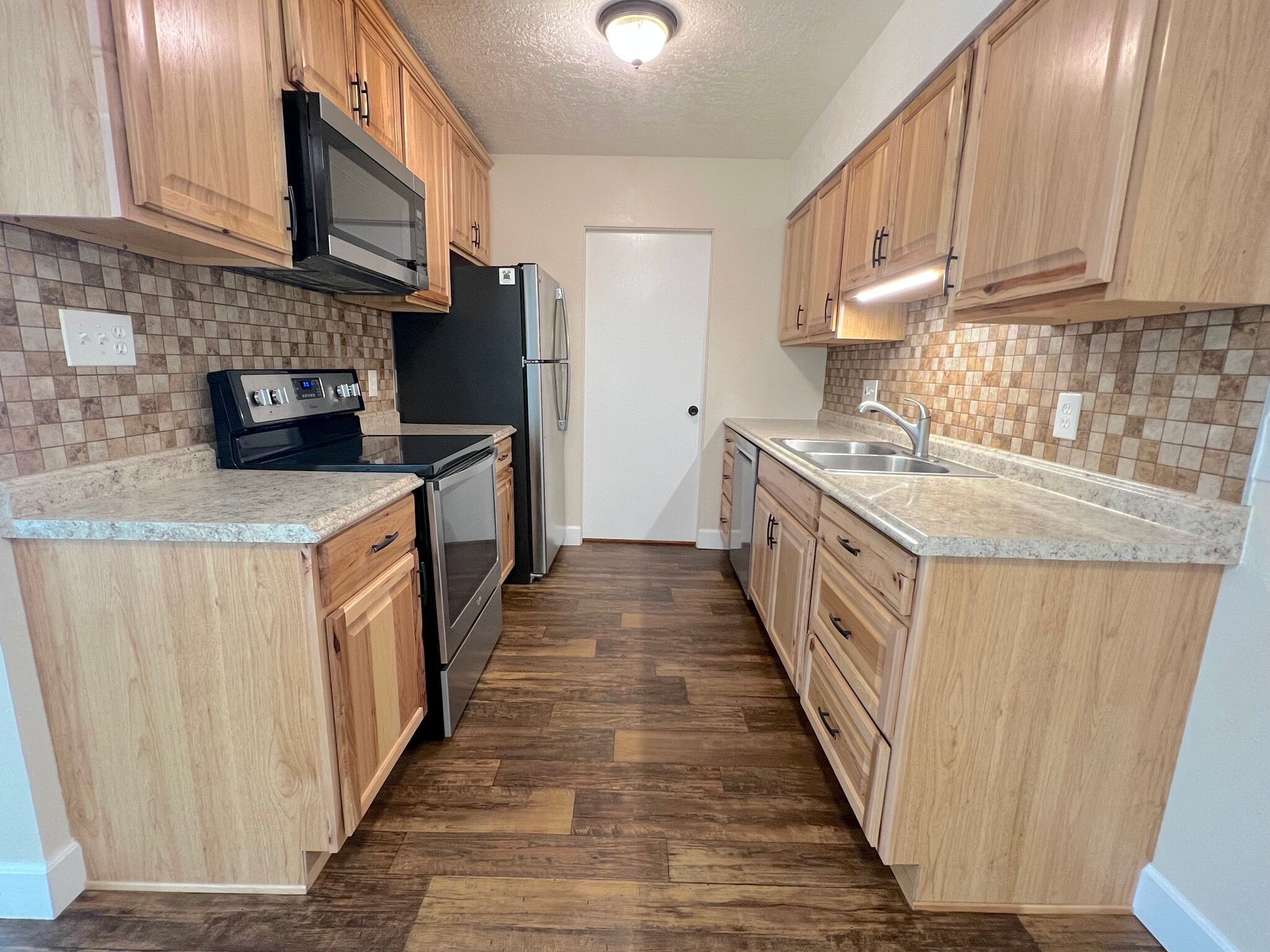 Building Photo - 1600 20th St S