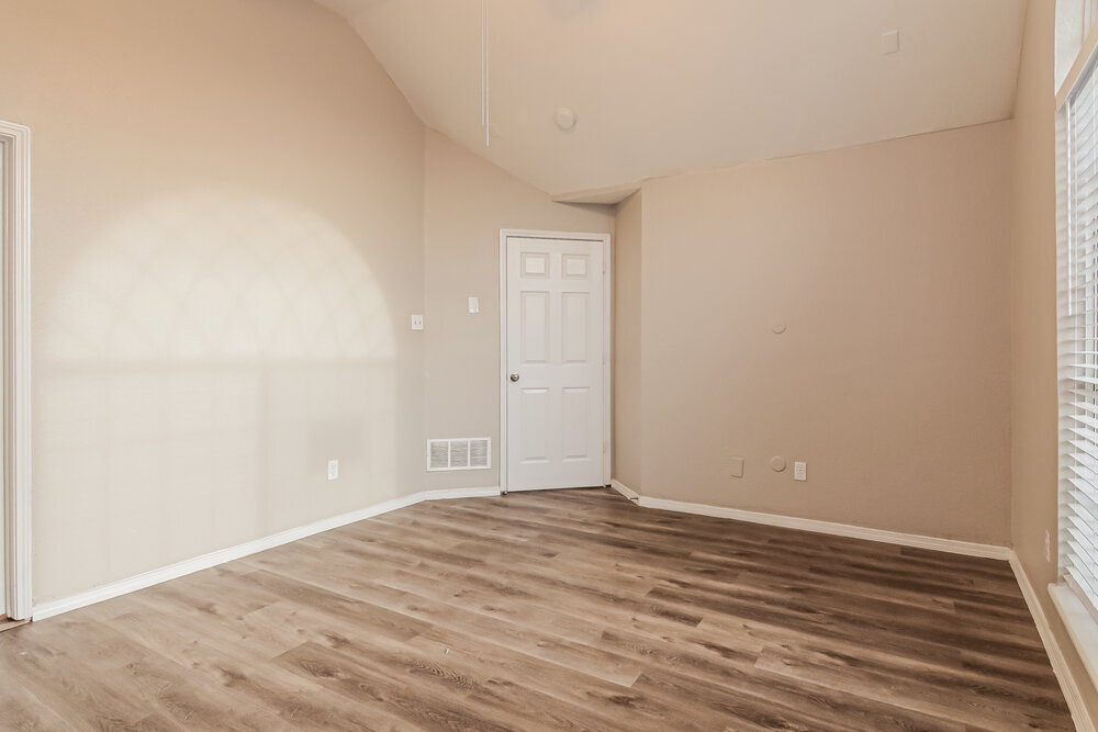 Building Photo - 2840 Helen Ln