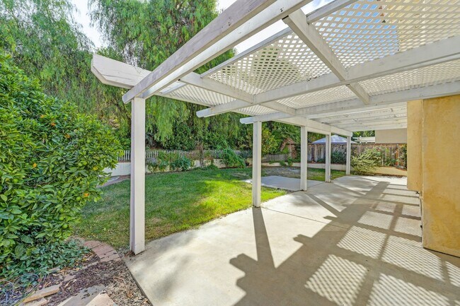 Building Photo - CHARMING HOME IN TEMECULA 3 BD/2.5 BA | OV...