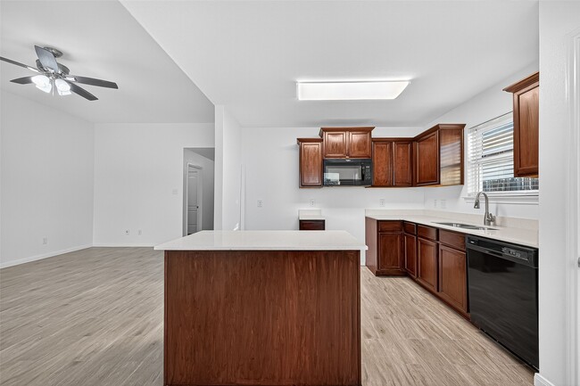 Building Photo - 6009 Cypress Ln