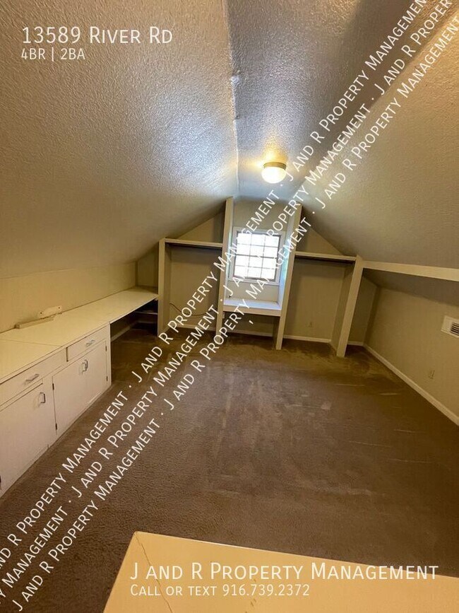 Building Photo - 13589 River Rd