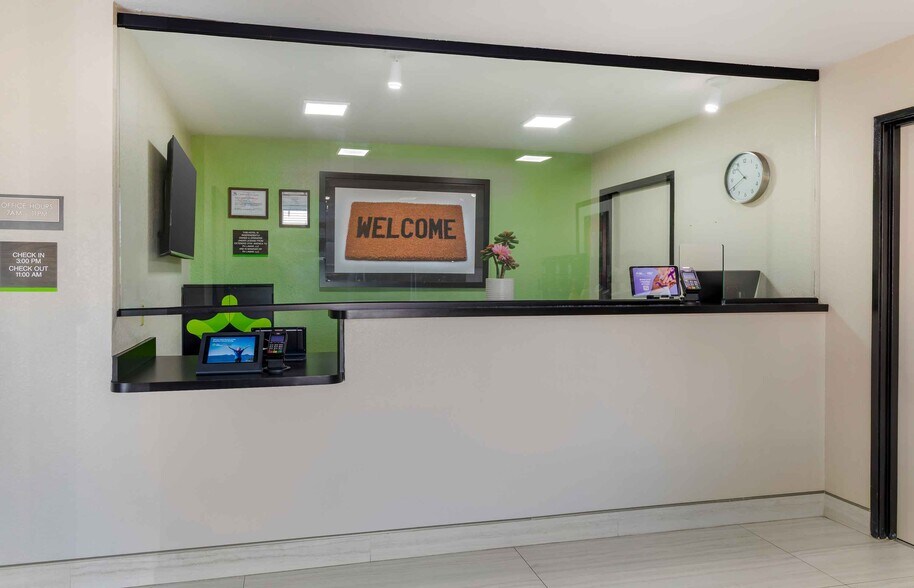 Building Photo - Furnished Studio-Arlington - Six Flags