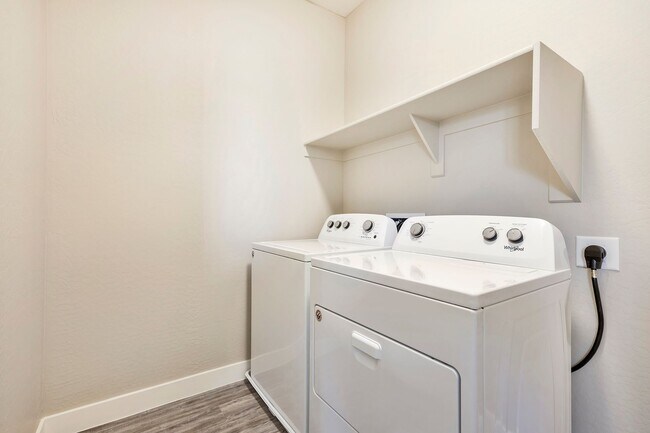 Building Photo - 2327 S Wycliff Cir