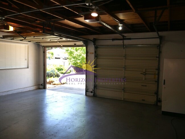 Building Photo - 3 Bed 2.5 Bath 1,766 sqft Fair Oaks Home