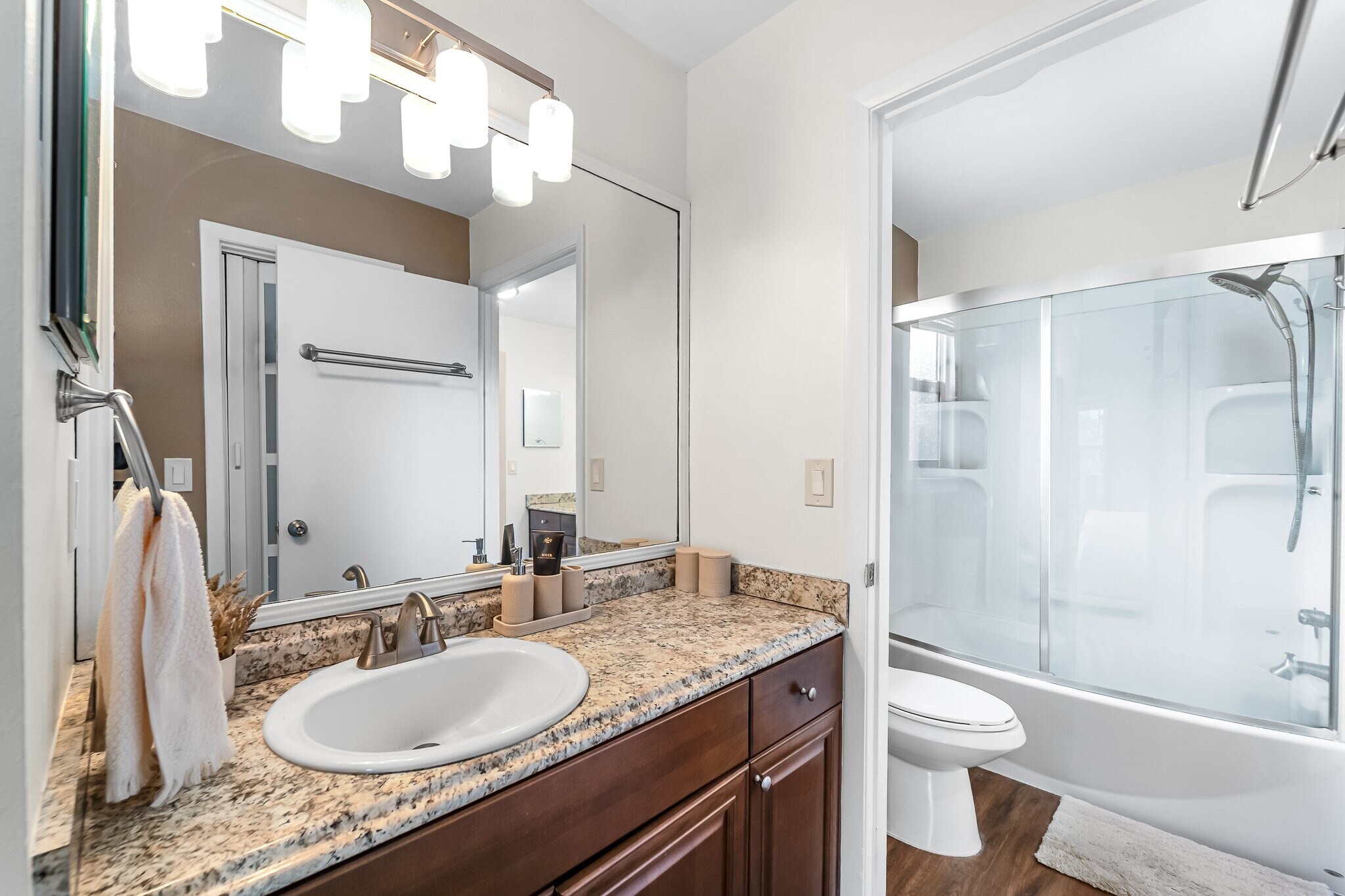 Building Photo - 308 E Ross Ave