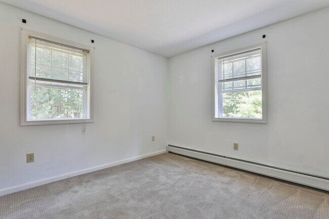 Building Photo - 76 Groton Rd