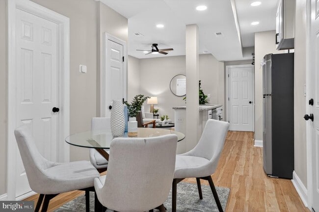 Building Photo - 212 36th St NE