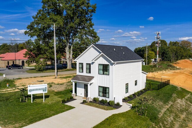 Building Photo - 4196 Oak St