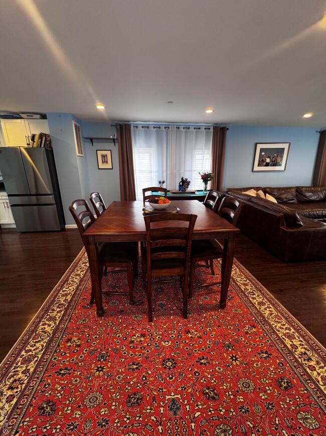 Building Photo - 45 Kildare Rd