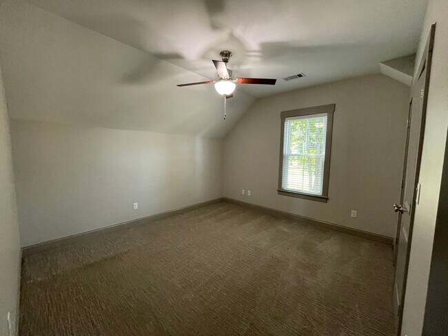 Building Photo - Lease this Absolutely Stunning Home Today ...