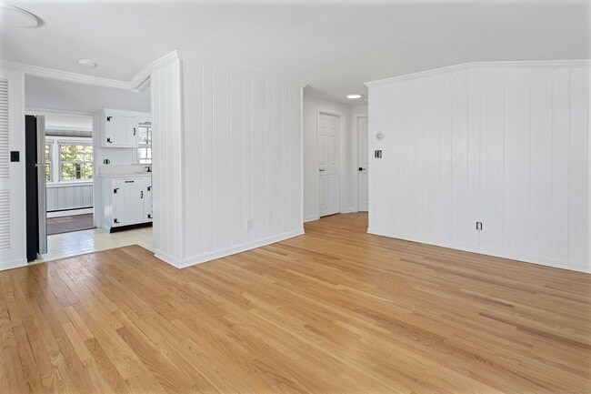 Building Photo - 80 Victory St