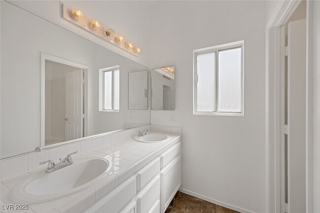 Building Photo - 4112 Evora Cir