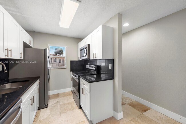 Building Photo - 3242 Coral Ridge Dr