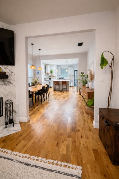 Building Photo - 112 S Army Ave