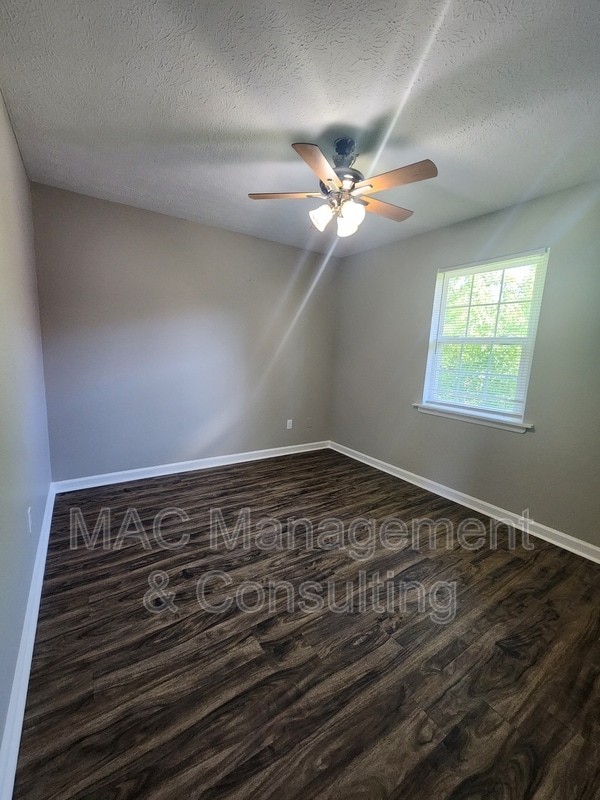 Building Photo - 1495 Autumn Ave