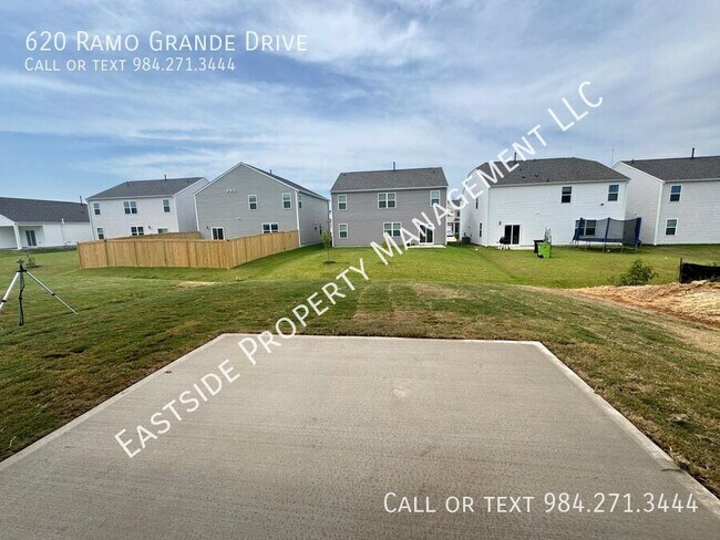 Building Photo - 620 Ramo Grande Dr
