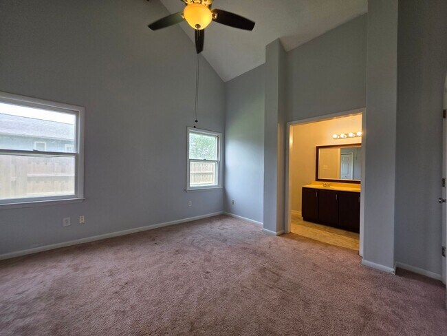Building Photo - Charming 3-Bedroom Retreat Near Camp Lejeune's Main Gate