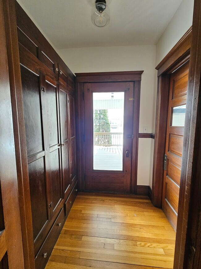 Building Photo - 3154 Van Alstyne St