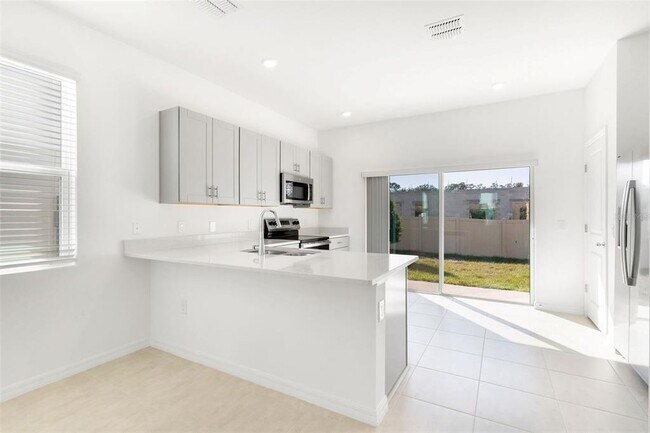 Building Photo - 2987 Skyline Lp