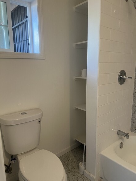 Building Photo - 808 Colton Dr